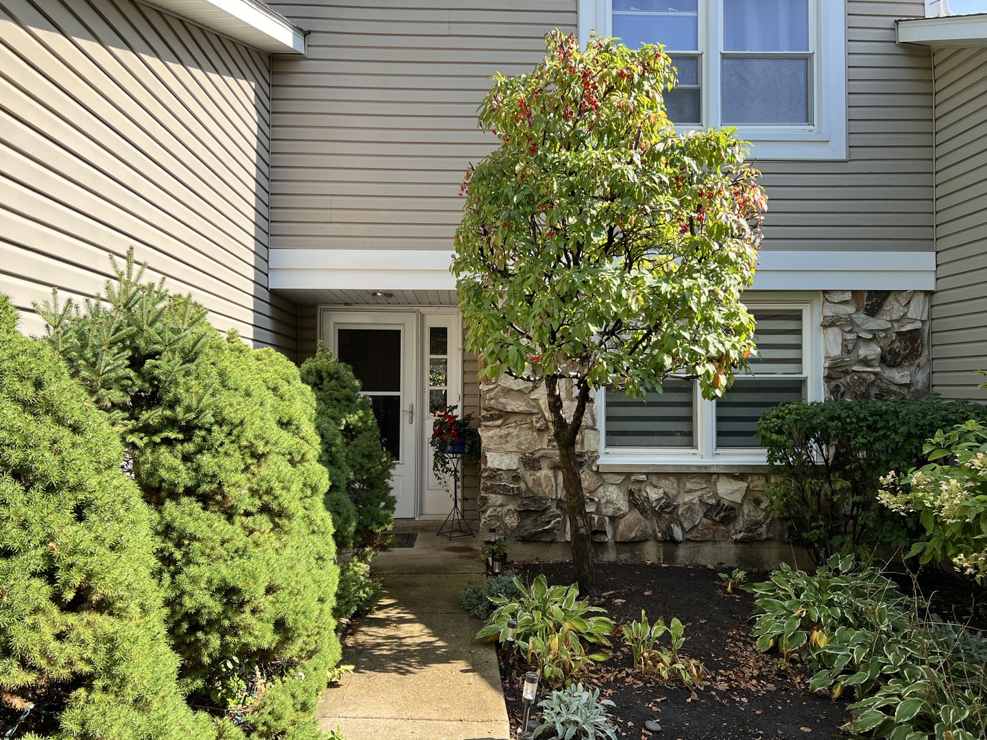 Bloomingdale, Illinois 60108, United States, 3 Bedrooms Bedrooms, ,2 BathroomsBathrooms,Residential,Active,216690