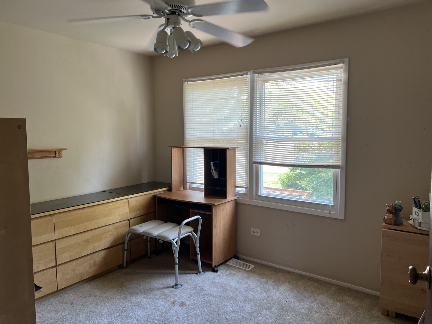 Bloomingdale, Illinois 60108, United States, 3 Bedrooms Bedrooms, ,2 BathroomsBathrooms,Residential,Active,216690