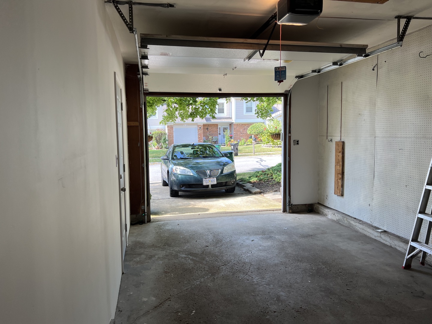 Bloomingdale, Illinois 60108, United States, 3 Bedrooms Bedrooms, ,2 BathroomsBathrooms,Residential,Active,216690