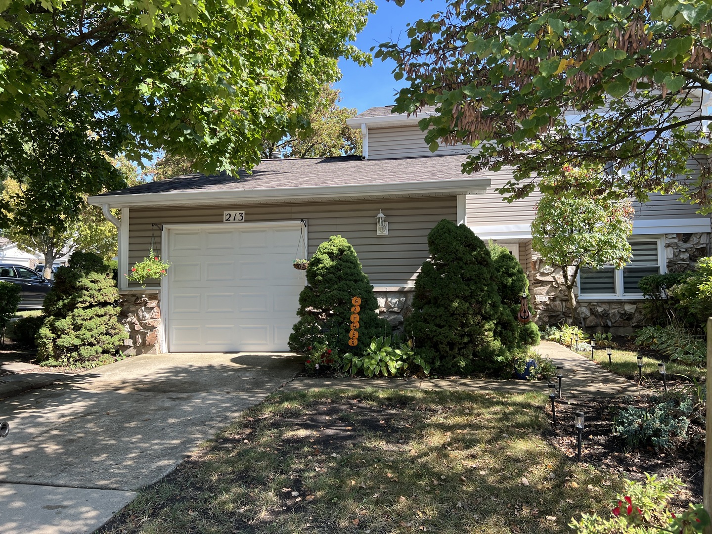 Bloomingdale, Illinois 60108, United States, 3 Bedrooms Bedrooms, ,2 BathroomsBathrooms,Residential,Active,216690