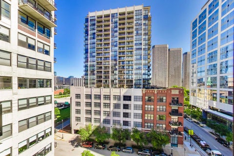 Tiny photo for 728 W Jackson Boulevard #724, Chicago, IL 60661 (MLS # 12685101)