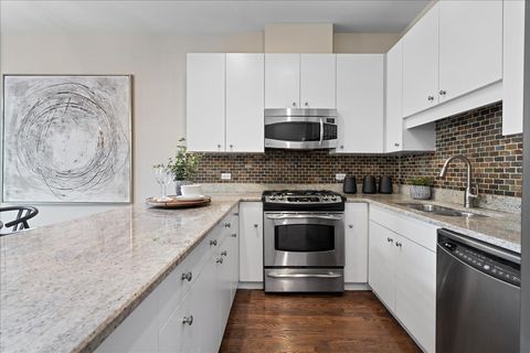 Tiny photo for 2955 N Racine Avenue #2B, Chicago, IL 60657 (MLS # 12469505)