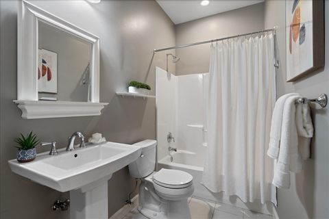 Tiny photo for 2955 N Racine Avenue #2B, Chicago, IL 60657 (MLS # 12469505)