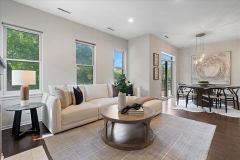 Tiny photo for 2955 N Racine Avenue #2B, Chicago, IL 60657 (MLS # 12469505)