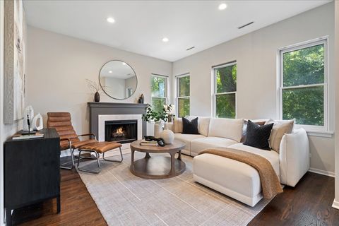 Tiny photo for 2955 N Racine Avenue #2B, Chicago, IL 60657 (MLS # 12469505)