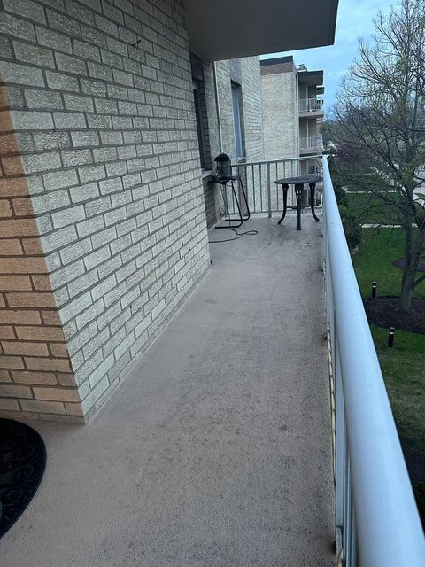 Tiny photo for 110 W Butterfield Road #402S, Elmhurst, IL 60126 (MLS # 12621802)