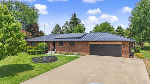Tiny photo for 518 E South Court Street, Chatsworth, IL 60921 (MLS # 12642796)