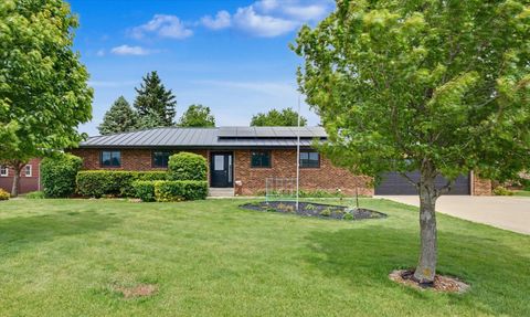 Tiny photo for 518 E South Court Street, Chatsworth, IL 60921 (MLS # 12642796)
