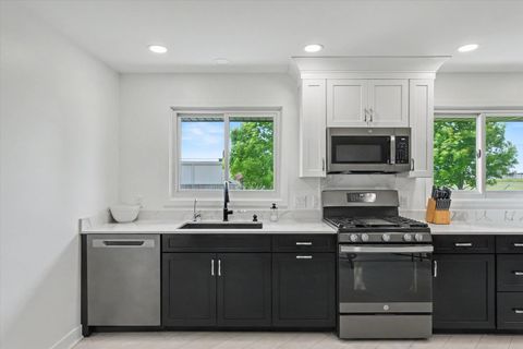 Tiny photo for 518 E South Court Street, Chatsworth, IL 60921 (MLS # 12642796)
