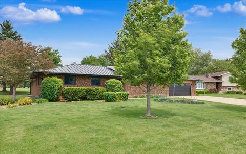 Tiny photo for 518 E South Court Street, Chatsworth, IL 60921 (MLS # 12642796)