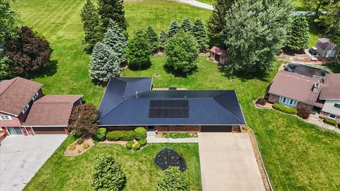 Tiny photo for 518 E South Court Street, Chatsworth, IL 60921 (MLS # 12642796)