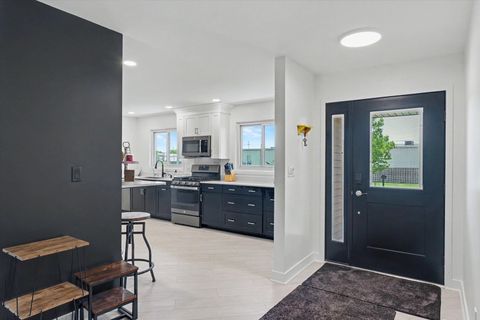 Tiny photo for 518 E South Court Street, Chatsworth, IL 60921 (MLS # 12642796)