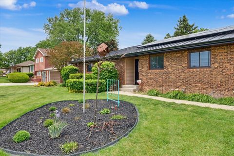 Tiny photo for 518 E South Court Street, Chatsworth, IL 60921 (MLS # 12642796)