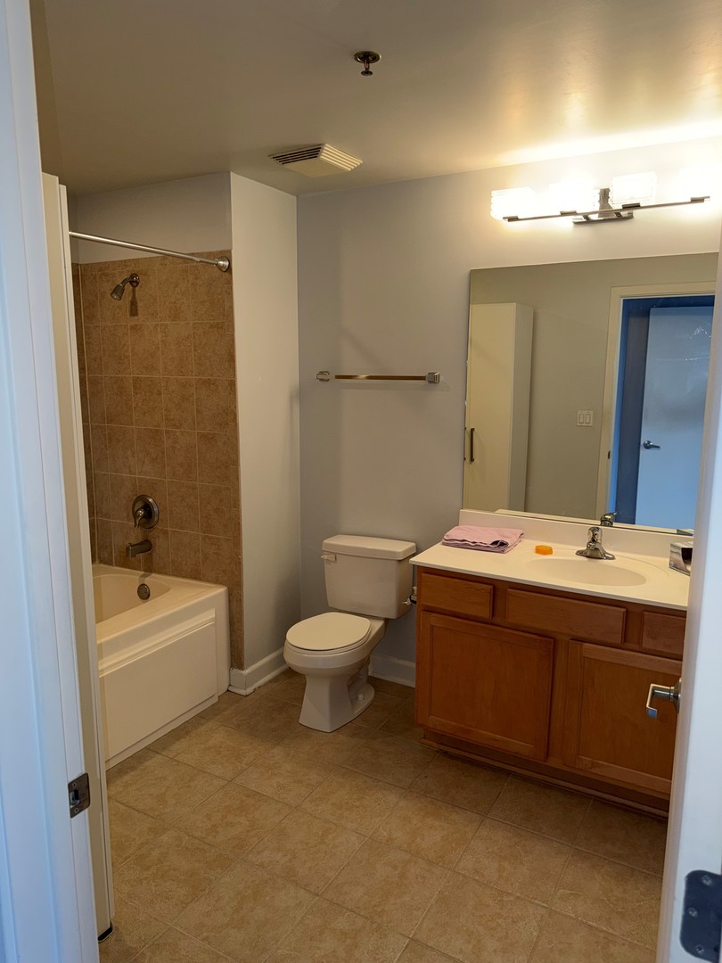 1305 S Michigan Avenue 1612