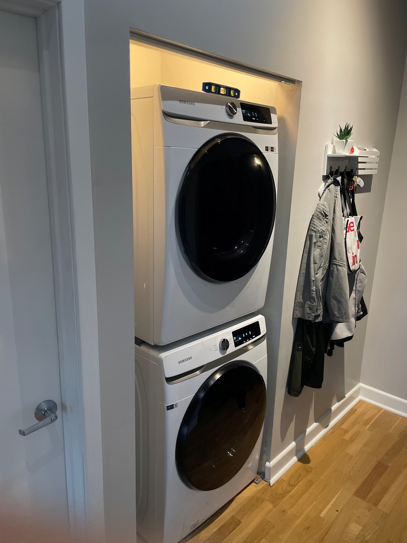 1305 S Michigan Avenue 1612