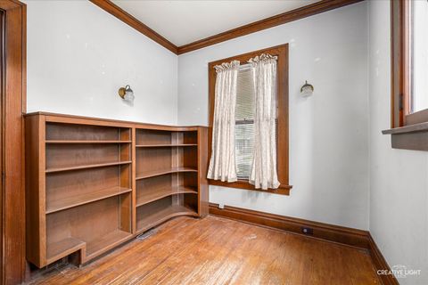 Tiny photo for 931 W Downer Place, Aurora, IL 60506 (MLS # 12486301)