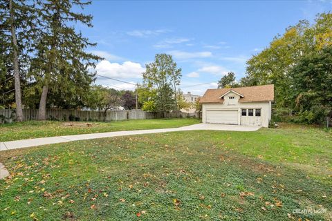 Tiny photo for 931 W Downer Place, Aurora, IL 60506 (MLS # 12486301)