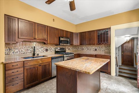 Tiny photo for 931 W Downer Place, Aurora, IL 60506 (MLS # 12486301)