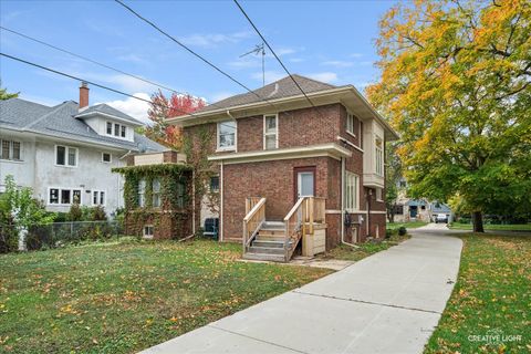 Tiny photo for 931 W Downer Place, Aurora, IL 60506 (MLS # 12486301)