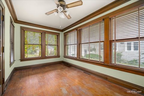 Tiny photo for 931 W Downer Place, Aurora, IL 60506 (MLS # 12486301)