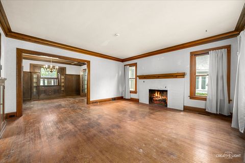 Tiny photo for 931 W Downer Place, Aurora, IL 60506 (MLS # 12486301)