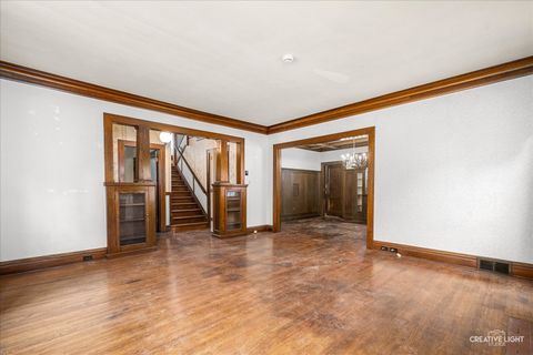 Tiny photo for 931 W Downer Place, Aurora, IL 60506 (MLS # 12486301)