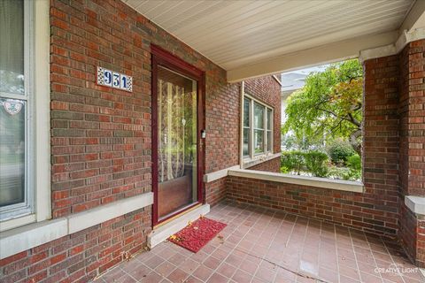 Tiny photo for 931 W Downer Place, Aurora, IL 60506 (MLS # 12486301)