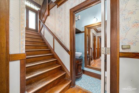 Tiny photo for 931 W Downer Place, Aurora, IL 60506 (MLS # 12486301)