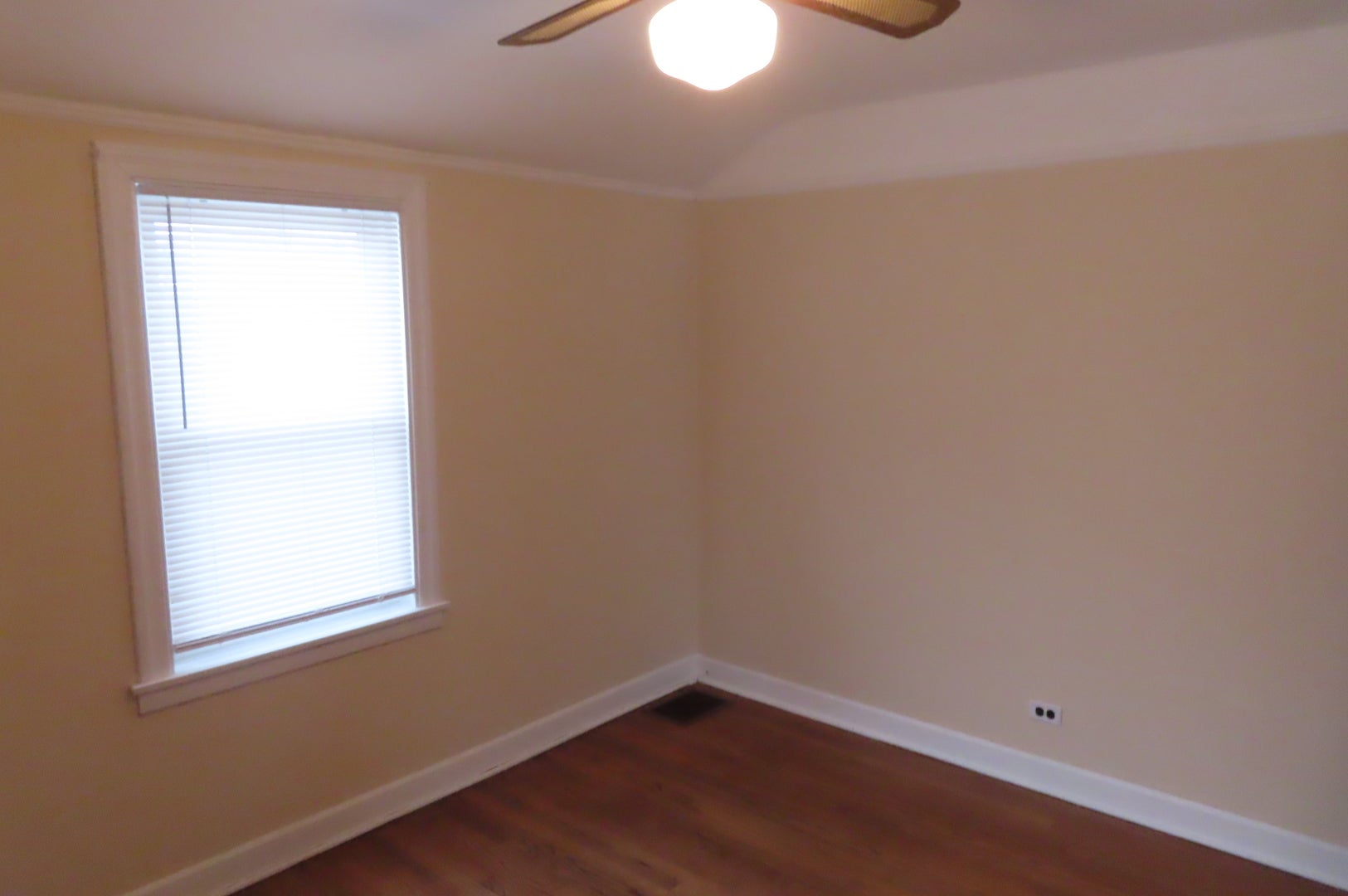 1710 N 73rd Court