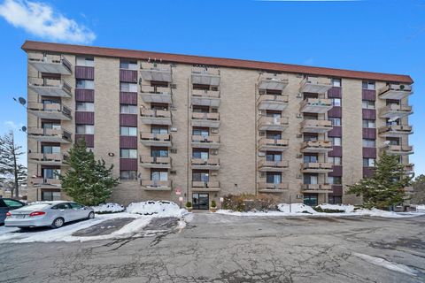 Tiny photo for 850 Des Plaines Avenue #207, Forest Park, IL 60130 (MLS # 12534481)