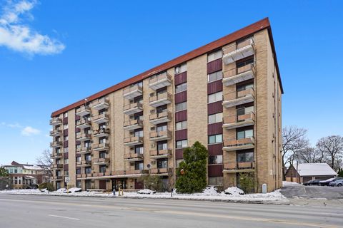 Tiny photo for 850 Des Plaines Avenue #207, Forest Park, IL 60130 (MLS # 12534481)