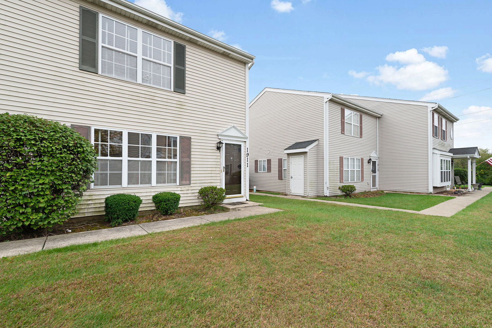 1911 MAYAN Court 1911