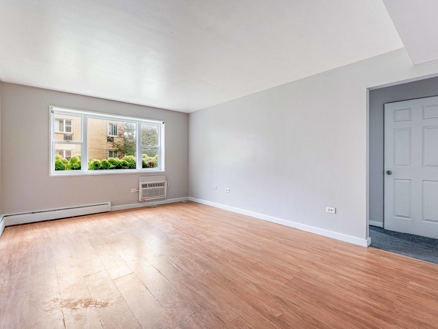 2123 Howard Street 1H