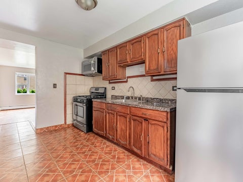 Tiny photo for 2123 Howard Street #1H, Evanston, IL 60202 (MLS # 12738168)