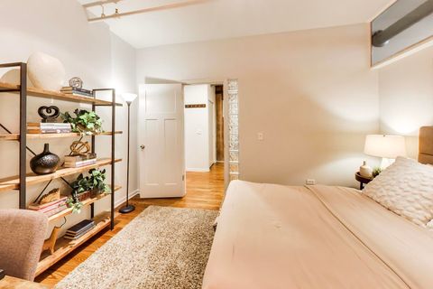 Tiny photo for 520 W HURON Street #406, Chicago, IL 60654 (MLS # 12632911)