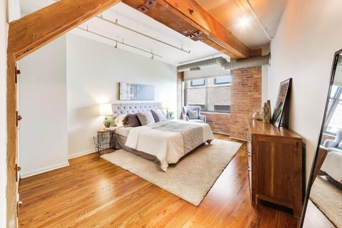 Tiny photo for 520 W HURON Street #406, Chicago, IL 60654 (MLS # 12632911)