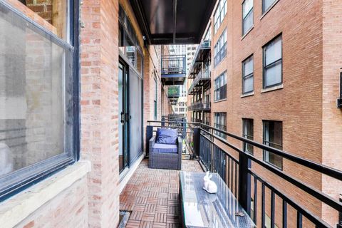 Tiny photo for 520 W HURON Street #406, Chicago, IL 60654 (MLS # 12632911)