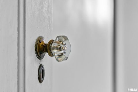 Tiny photo for 217 40TH Street, Moline, IL 61265 (MLS # QC4268019)