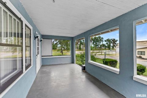 Tiny photo for 217 40TH Street, Moline, IL 61265 (MLS # QC4268019)