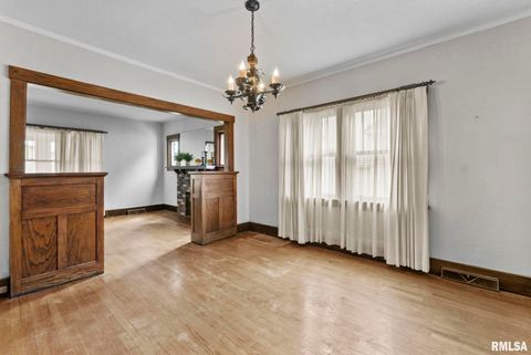 Tiny photo for 217 40TH Street, Moline, IL 61265 (MLS # QC4268019)