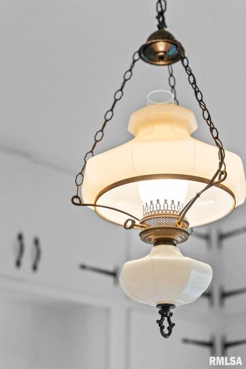 Tiny photo for 217 40TH Street, Moline, IL 61265 (MLS # QC4268019)