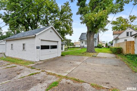 Tiny photo for 217 40TH Street, Moline, IL 61265 (MLS # QC4268019)