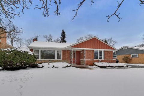Tiny photo for 2537 Pick Drive, Glenview, IL 60025 (MLS # 12549693)