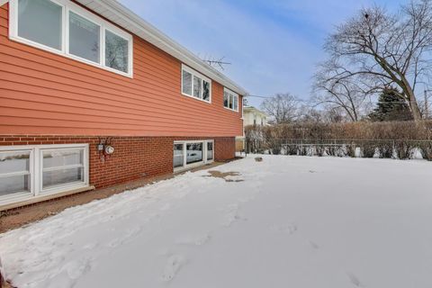 Tiny photo for 2537 Pick Drive, Glenview, IL 60025 (MLS # 12549693)