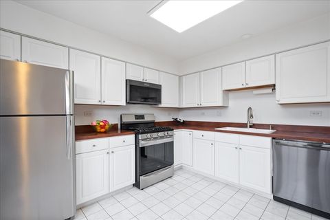 Tiny photo for 902 Sparta Court, Vernon Hills, IL 60061 (MLS # 12497001)