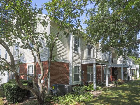 Tiny photo for 902 Sparta Court, Vernon Hills, IL 60061 (MLS # 12497001)