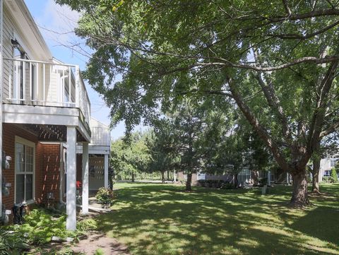 Tiny photo for 902 Sparta Court, Vernon Hills, IL 60061 (MLS # 12497001)