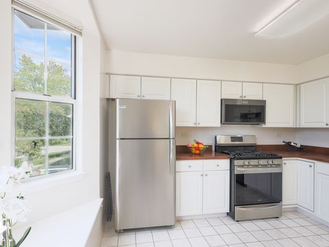 Tiny photo for 902 Sparta Court, Vernon Hills, IL 60061 (MLS # 12497001)