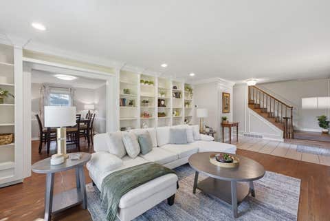 Tiny photo for 17 Sunset Circle, Bettendorf, IA 52722 (MLS # 12677648)