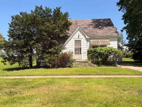 Photo of 518 W Saint Paul Street, Spring Valley, IL 61362 (MLS # 12677405)